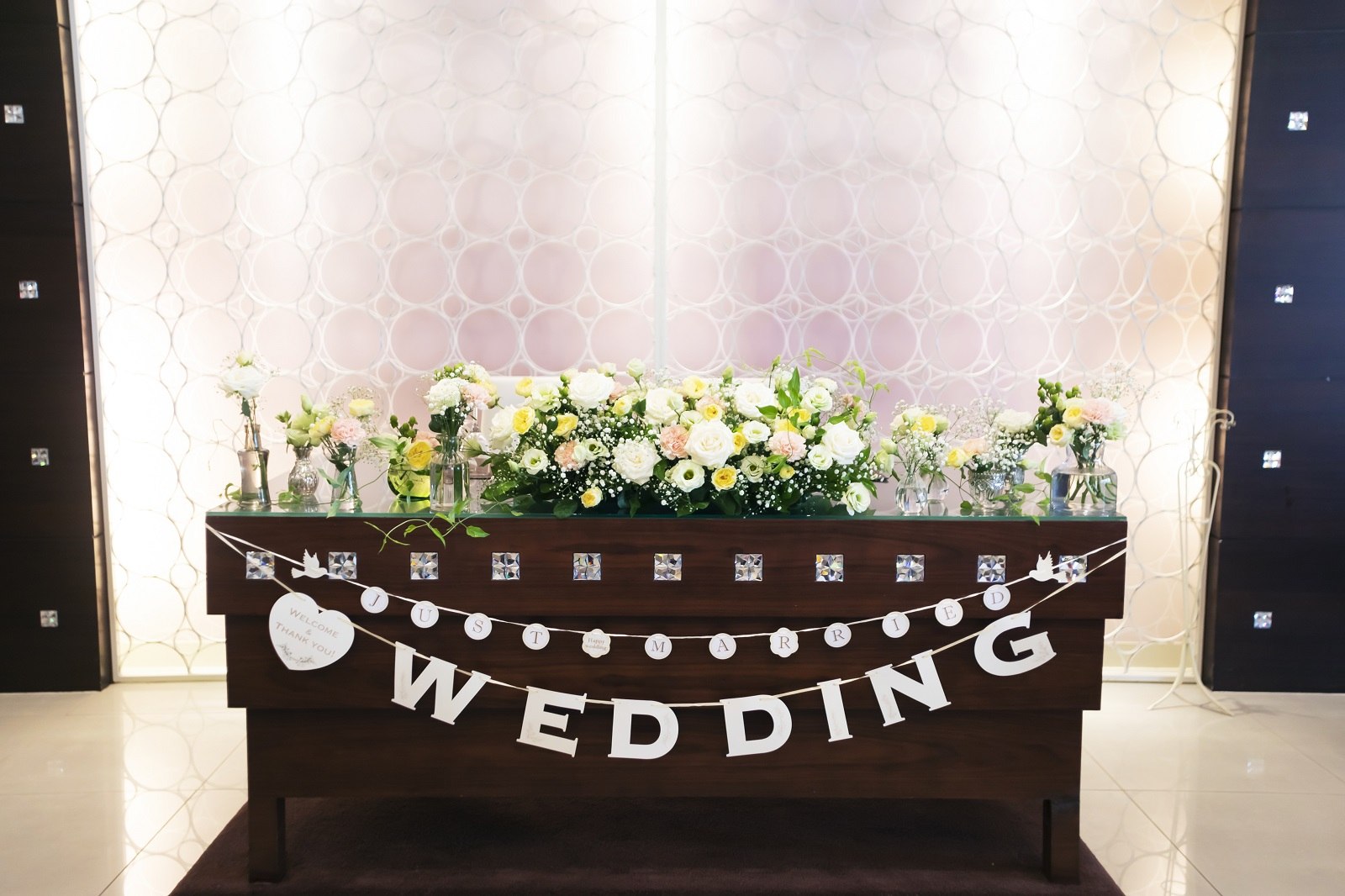 香川県高松市の小さな結婚式相談カウンターマリマリコンシェルジュのご紹介式場で高砂の装飾