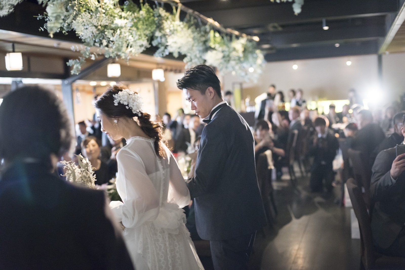 香川県高松市の小さな結婚式相談カウンターマリマリコンシェルジュのご紹介式場 弓絃葉の新郎新婦の入場
