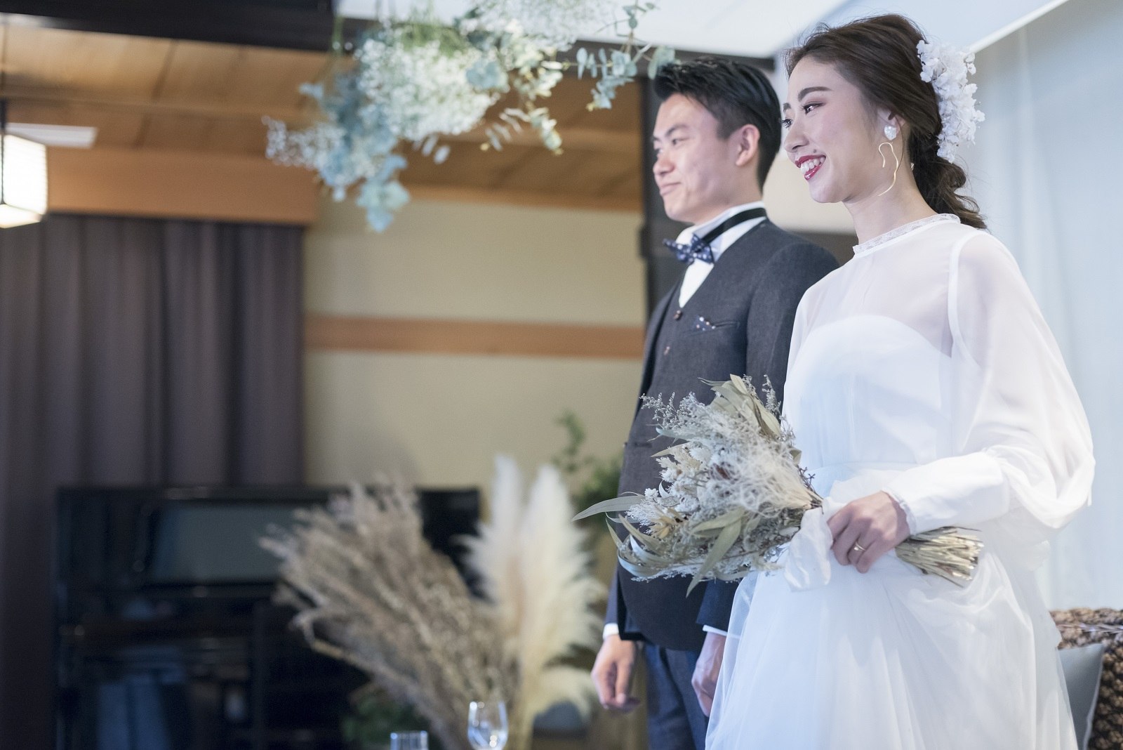新婦のナチュラルなウエディングドレス
