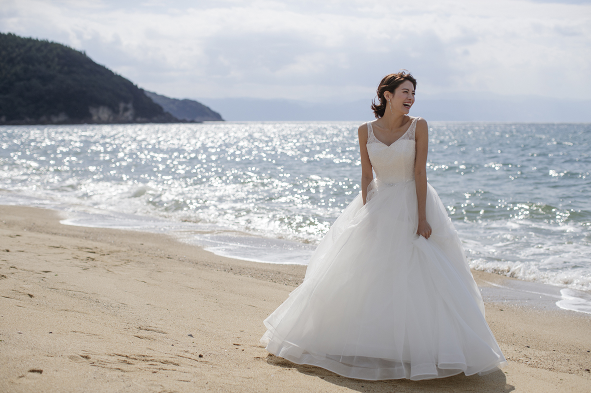 香川県高松市の結婚相談カウンターマリマリコンシェルジュのドレス