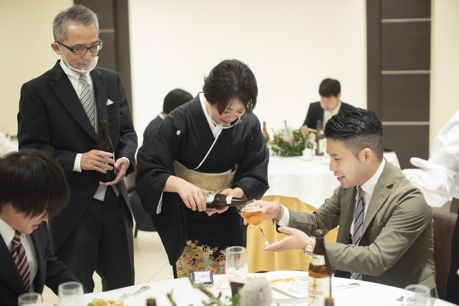 高松市の結婚式場アイルバレクラブ お酌